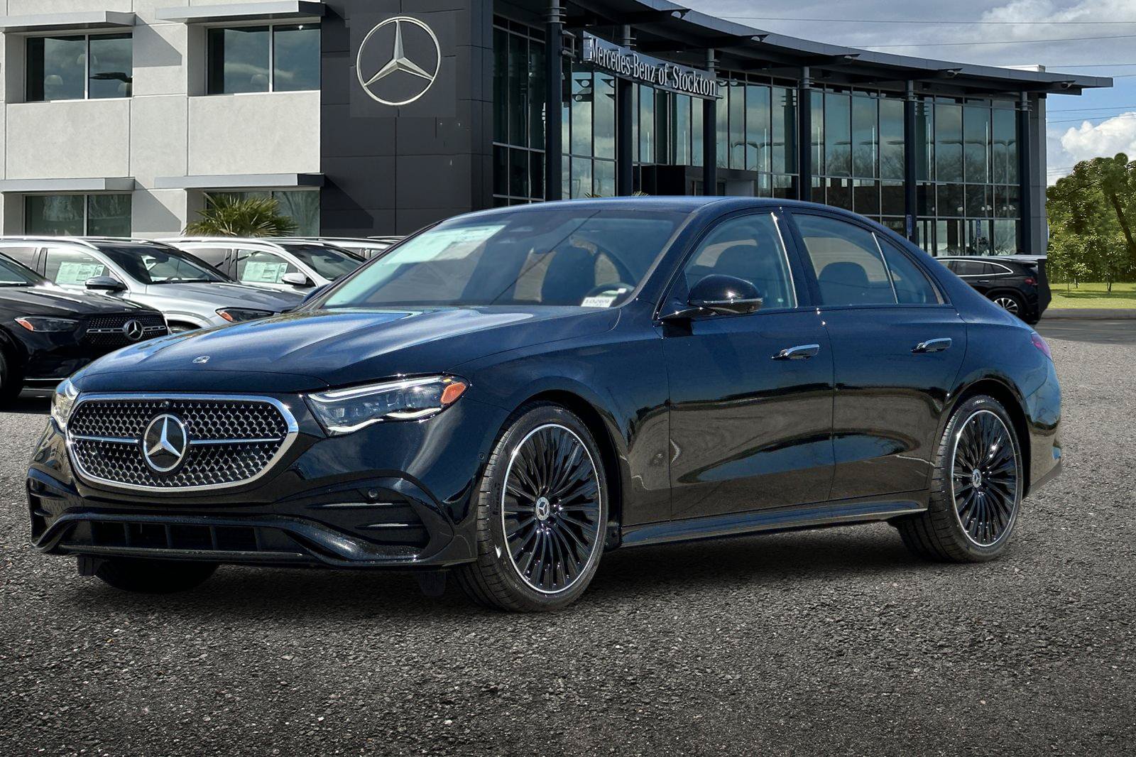 New 2026 Mercedes-Benz E 350 4MATIC Sedan image 8