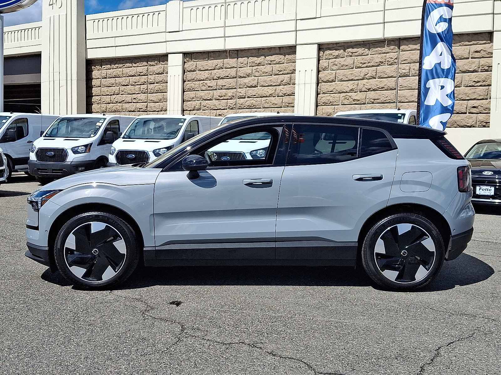 Used 2025 Volvo EX30 Ultra w/ Climate Package image 7
