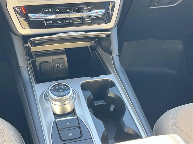 Used 2023 Ford Explorer XLT image 17