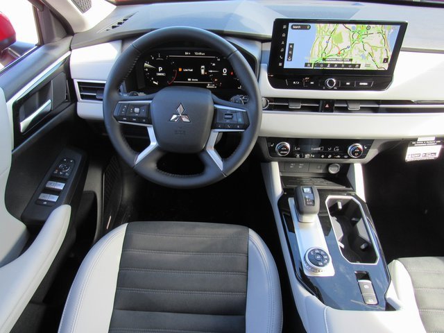 New 2025 Mitsubishi Outlander SE image 11