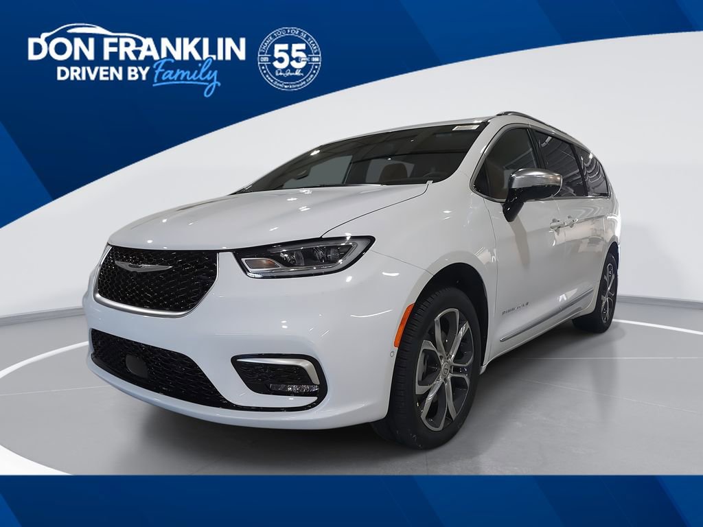 New 2026 Chrysler Pacifica Pinnacle w/ Trailer Tow Group