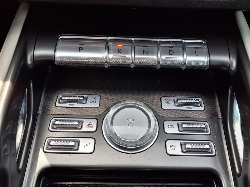 Used 2024 Lincoln Nautilus Premier image 21