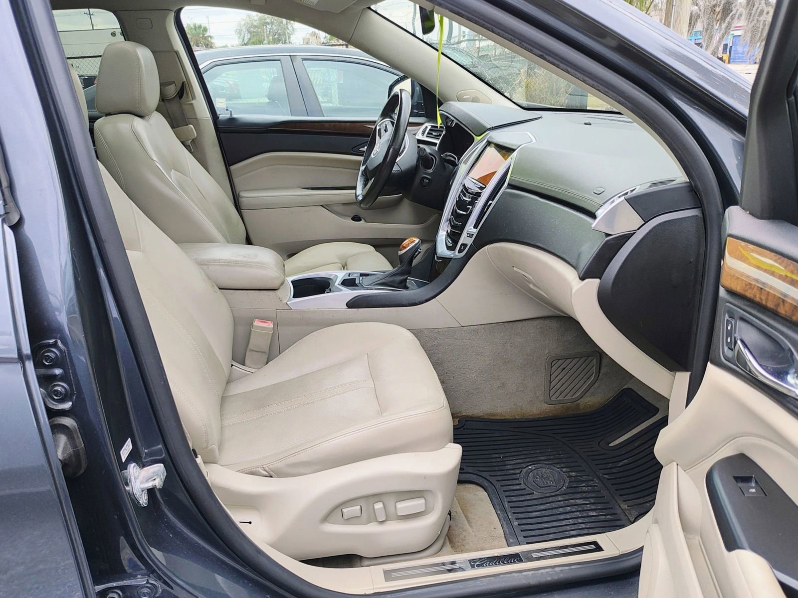 Used 2013 Cadillac SRX Luxury image 17