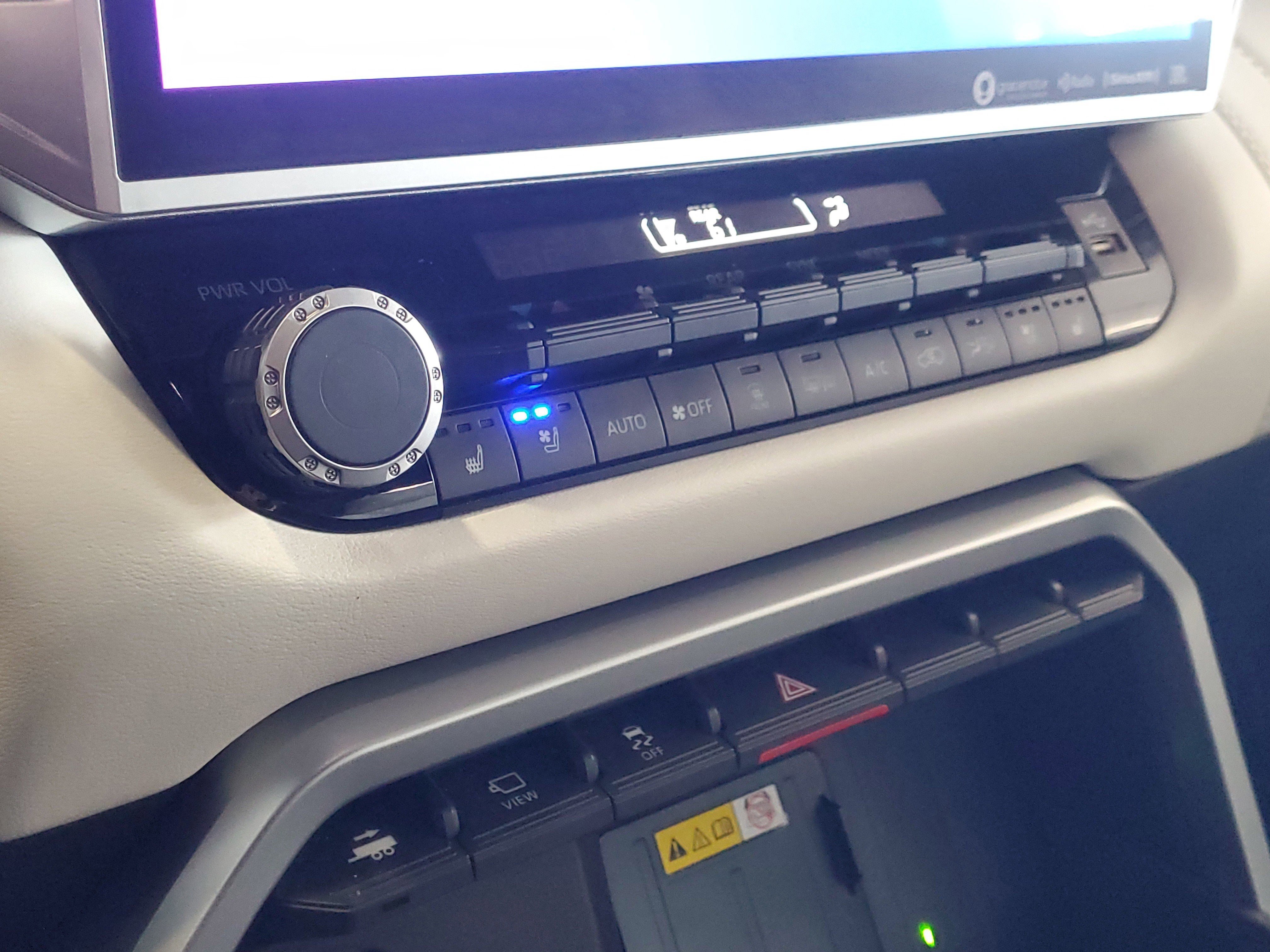 Certified 2024 Toyota Sequoia Capstone image 22