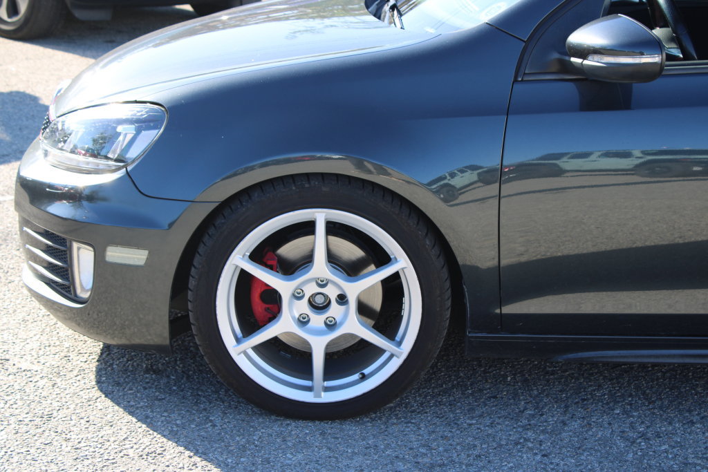 Used 2011 Volkswagen Golf 2-Door FWD image 7