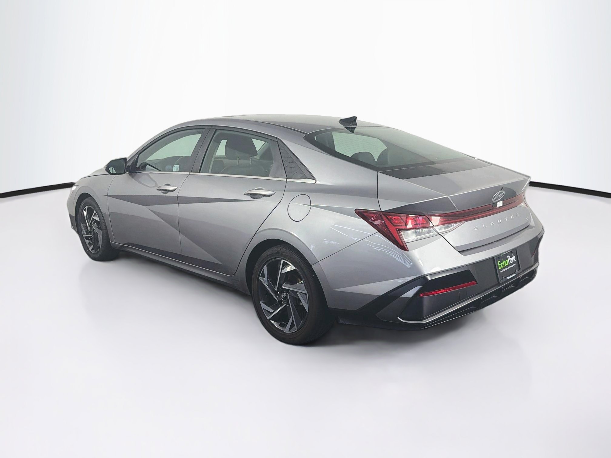Used 2025 Hyundai Elantra Limited FWD image 5