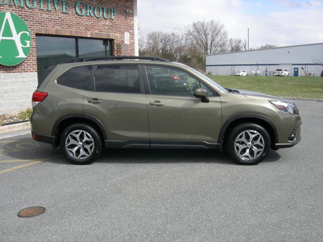 Used 2024 Subaru Forester Premium image 3
