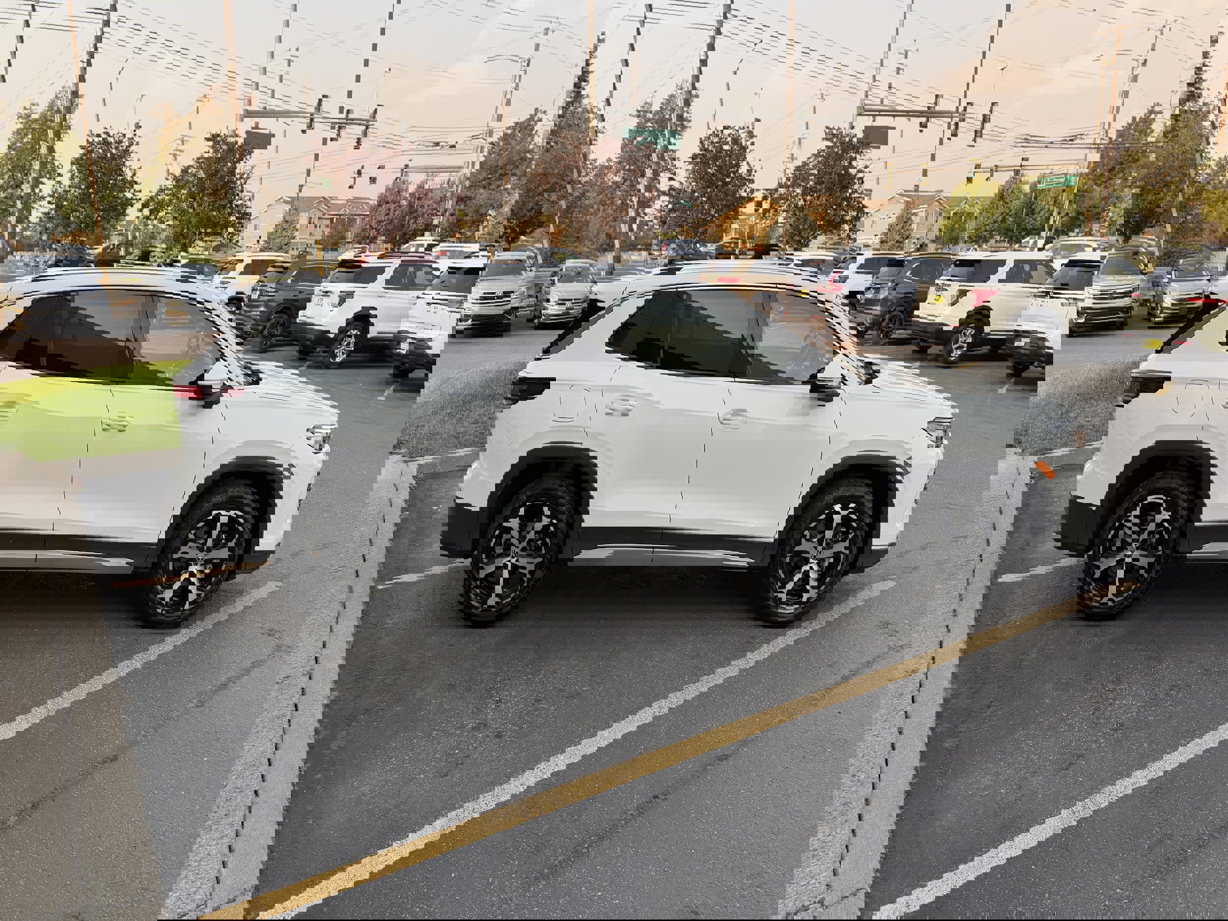 New 2025 Volkswagen Tiguan SE image 4