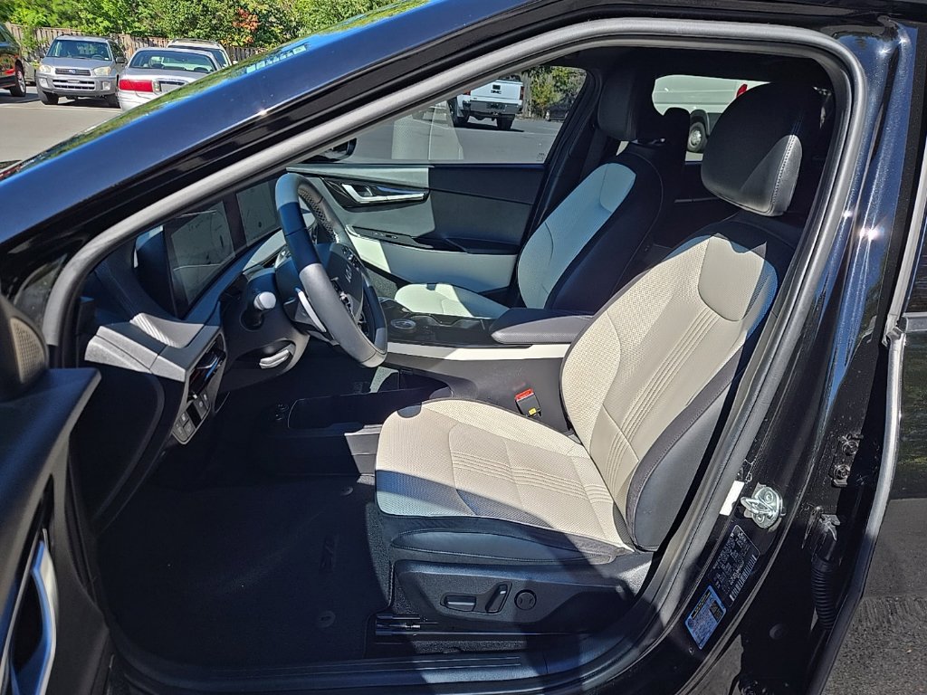 Used 2023 Kia EV6 GT-Line w/ GT-Line White Seat Package AWD/4WD image 13