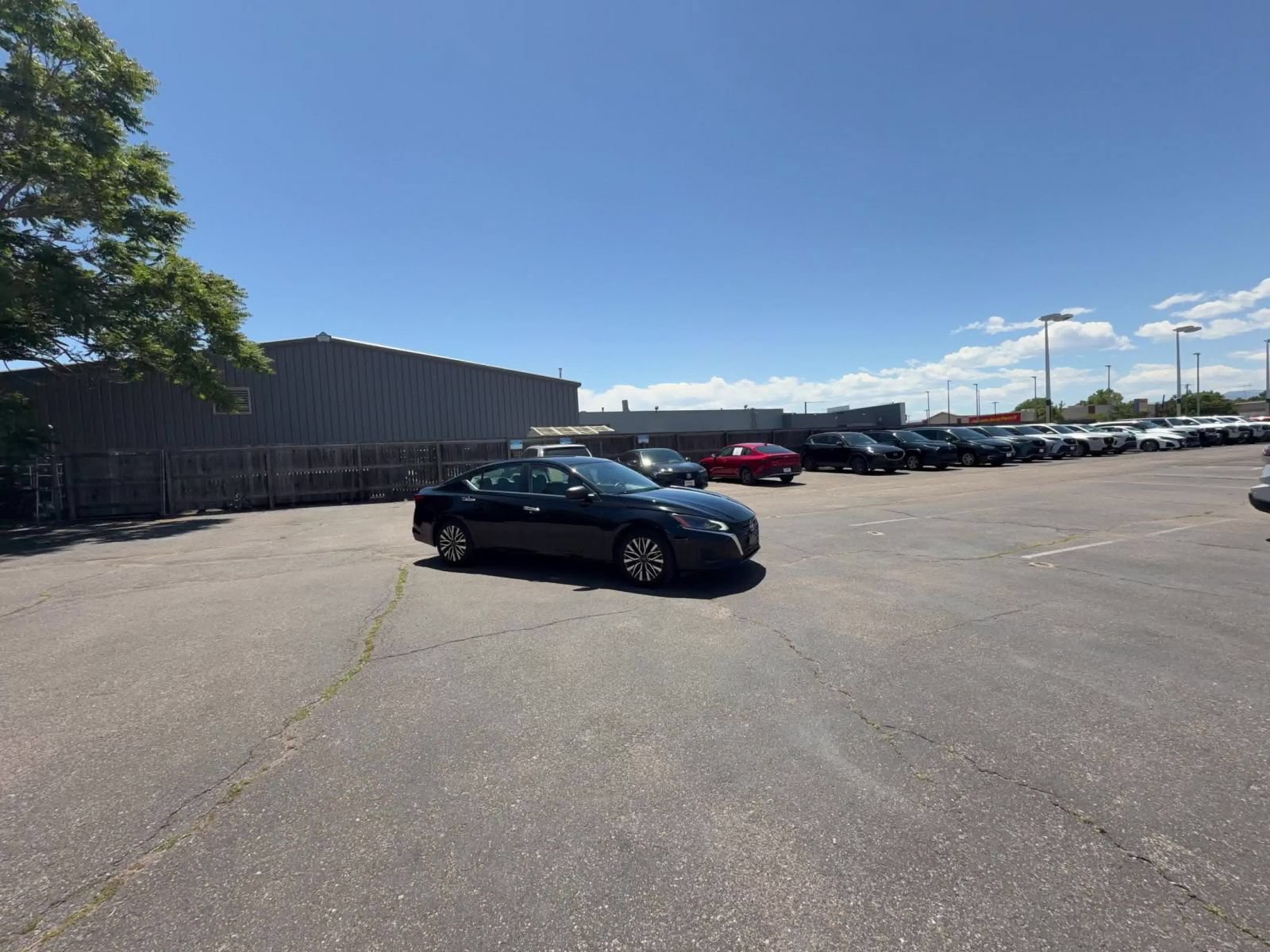 Used 2025 Nissan Altima 2.5 SV FWD image 10
