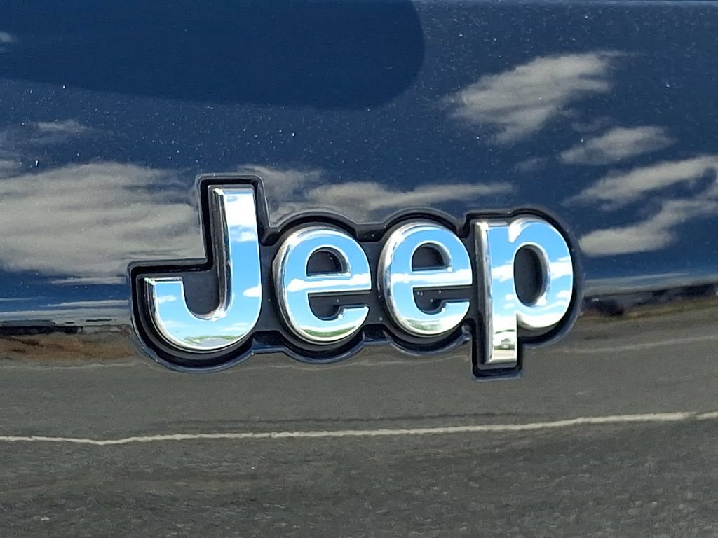 Used 2022 Jeep Grand Cherokee L Overland w/ Advanced Protech Group III AWD/4WD image 39