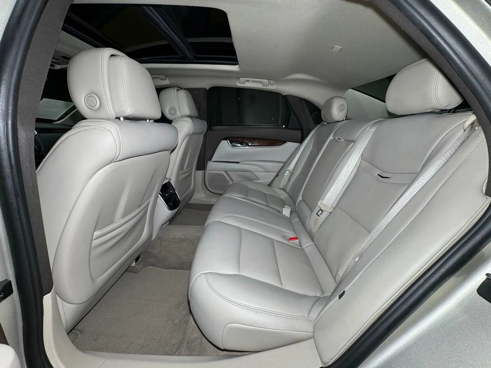 Used 2013 Cadillac XTS Luxury image 26