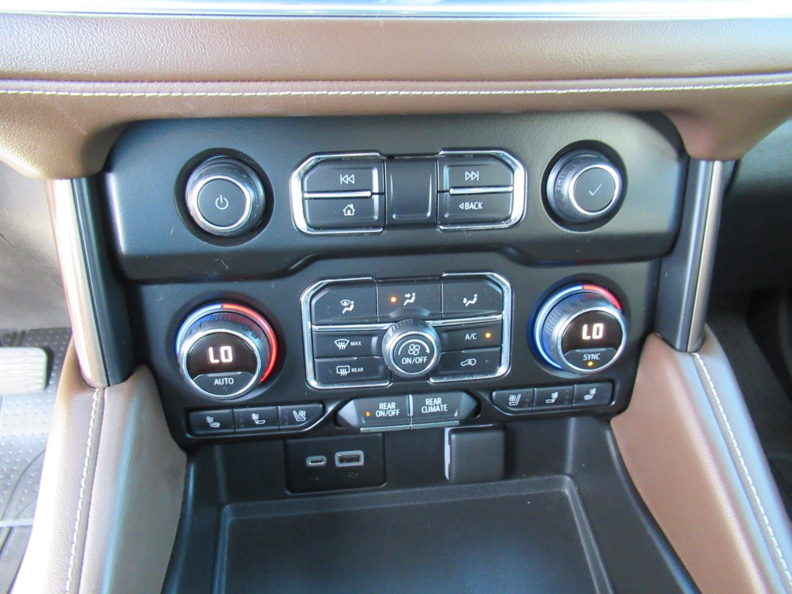 Certified 2021 Chevrolet Tahoe High Country w/ Premium Package AWD/4WD image 28