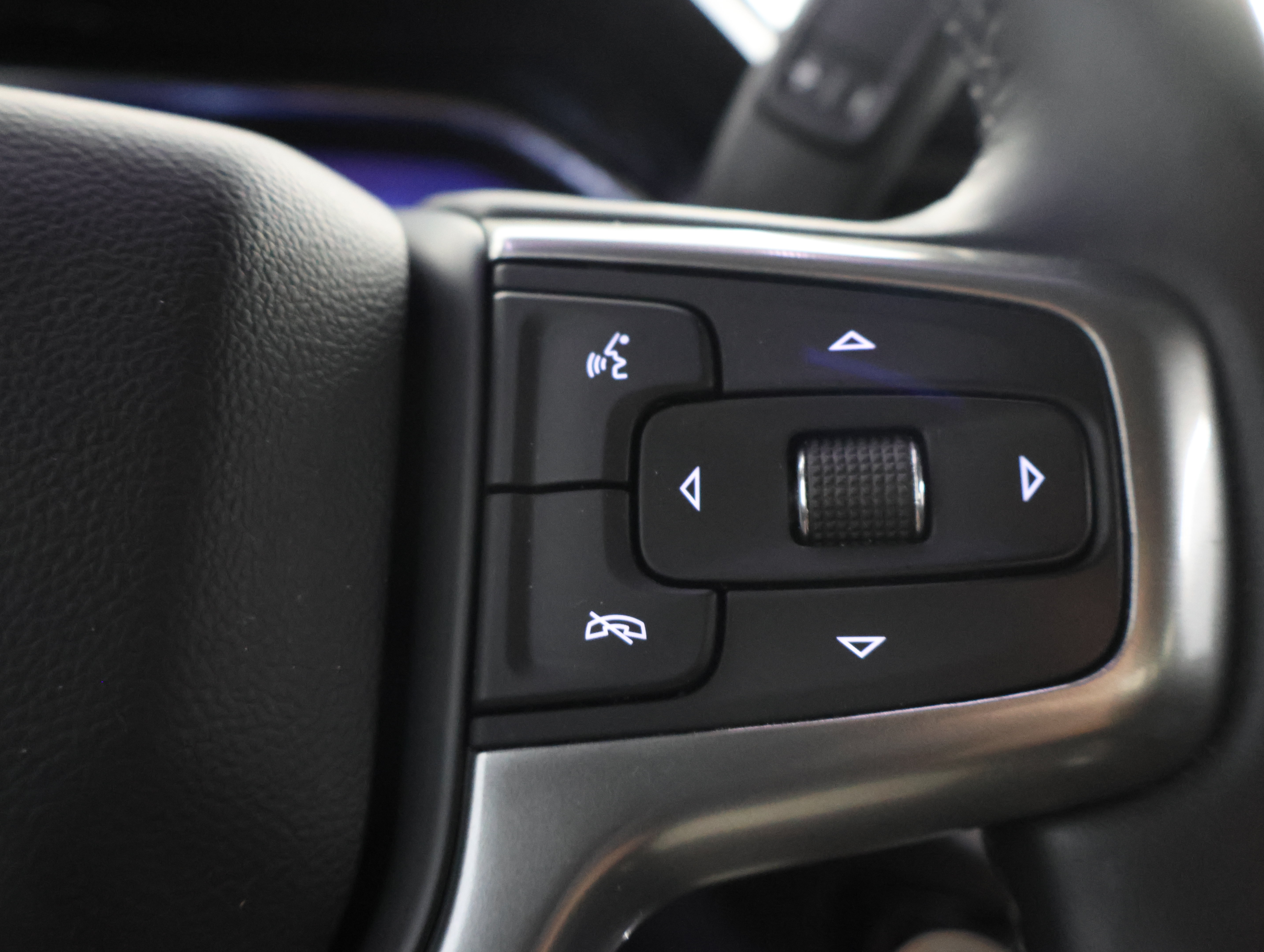 Used 2024 Chevrolet Silverado 2500 LT AWD/4WD image 14
