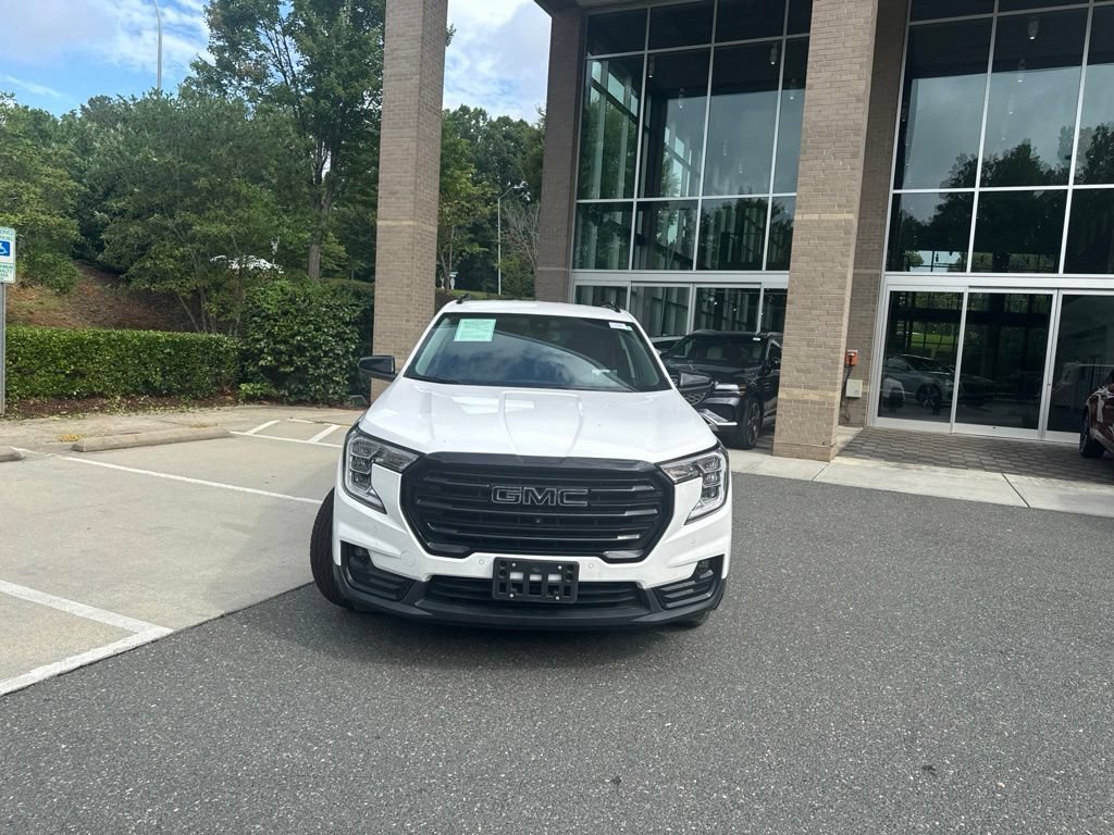 Used 2024 GMC Terrain SLT w/ Tech Package AWD/4WD image 2