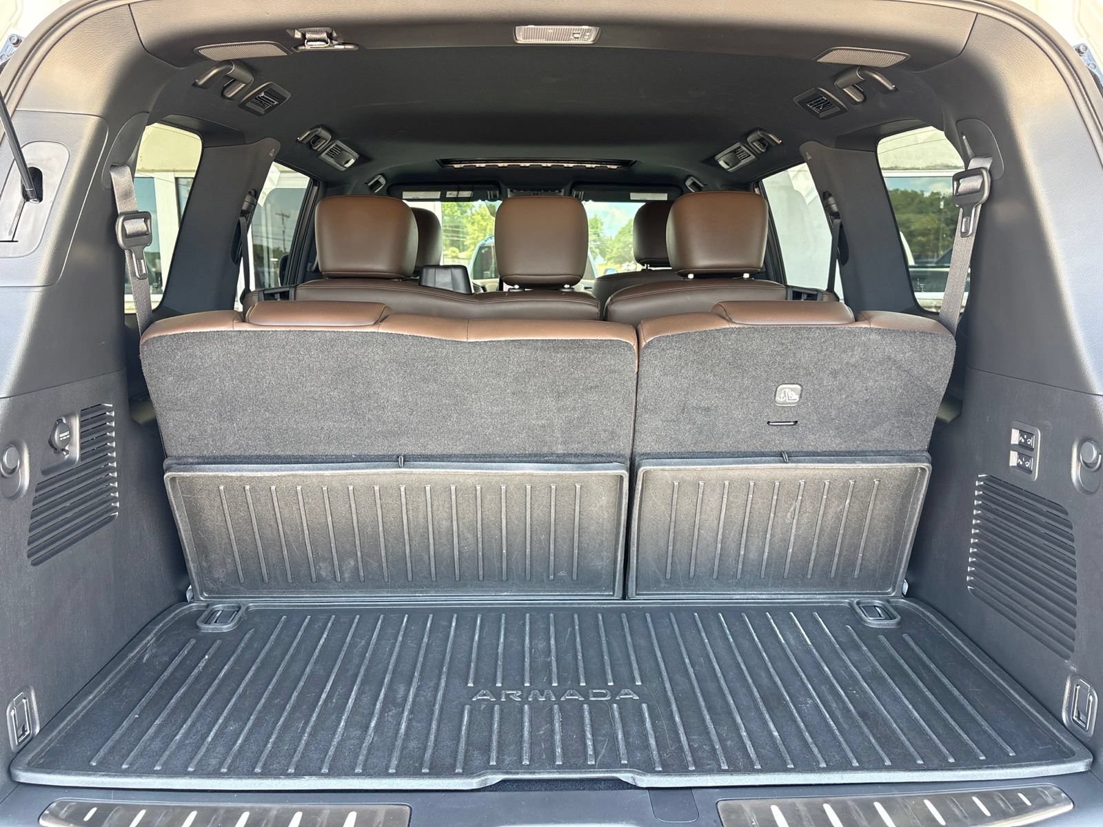 Used 2024 Nissan Armada Platinum w/ Cargo Package RWD image 18