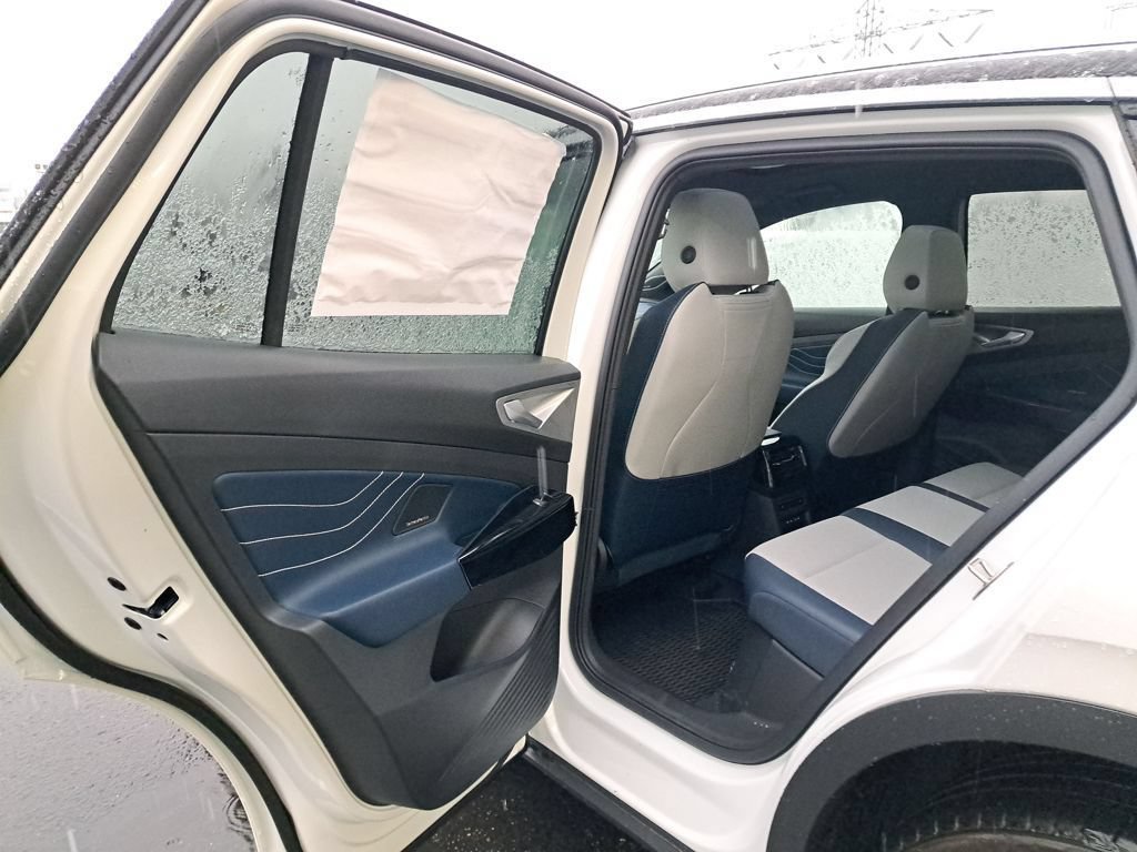 New 2025 Volkswagen ID.4 Pro S Plus AWD/4WD image 12