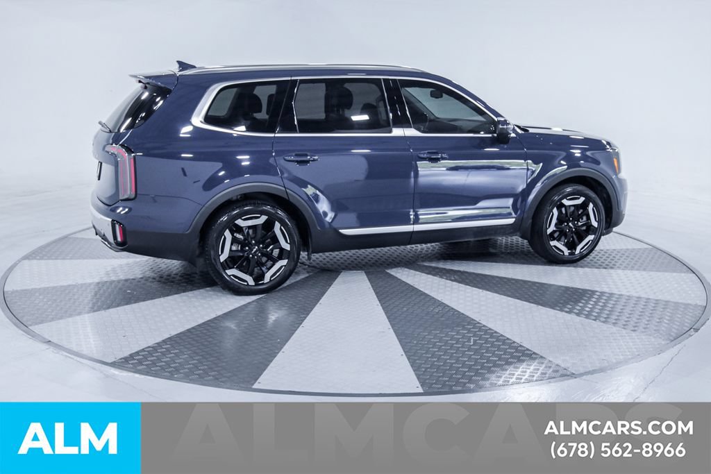 Used 2024 Kia Telluride EX w/ EX Captain's Chair Package FWD image 11
