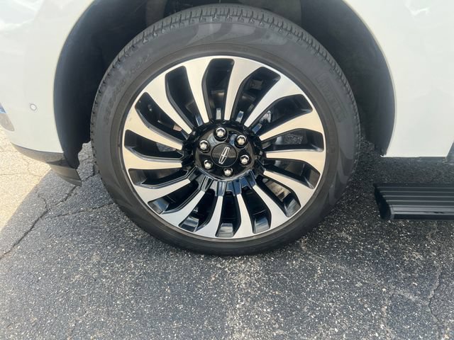 Certified 2023 Lincoln Navigator Black Label AWD/4WD image 32