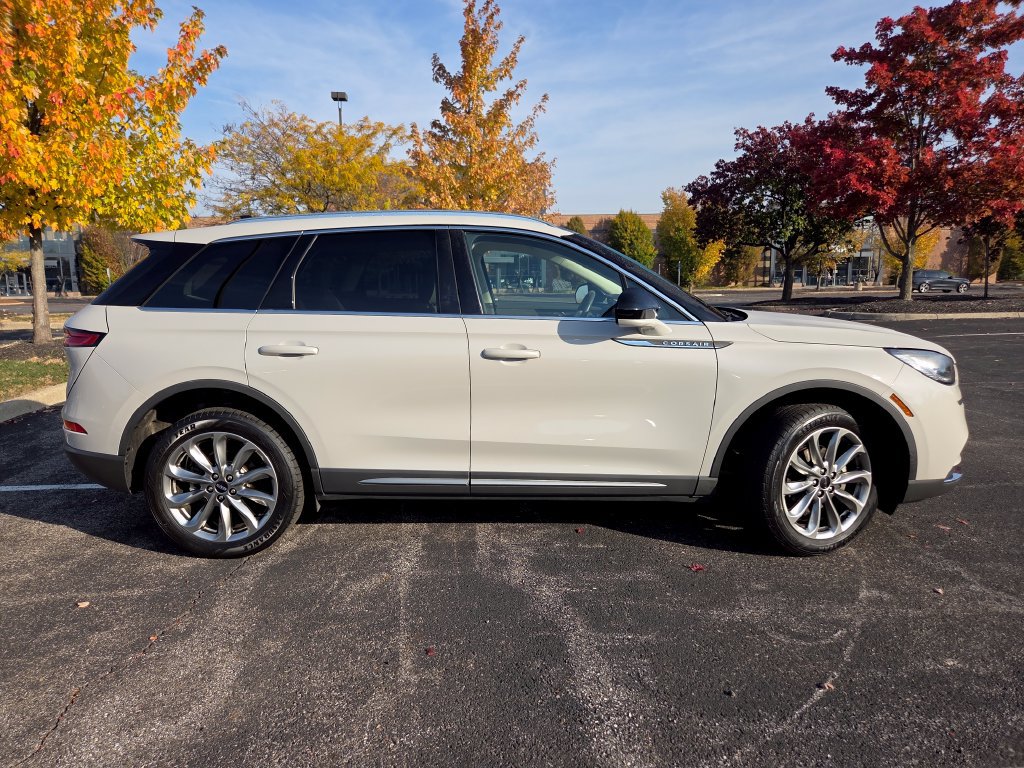 Used 2022 Lincoln Corsair AWD w/ Premium Package image 28