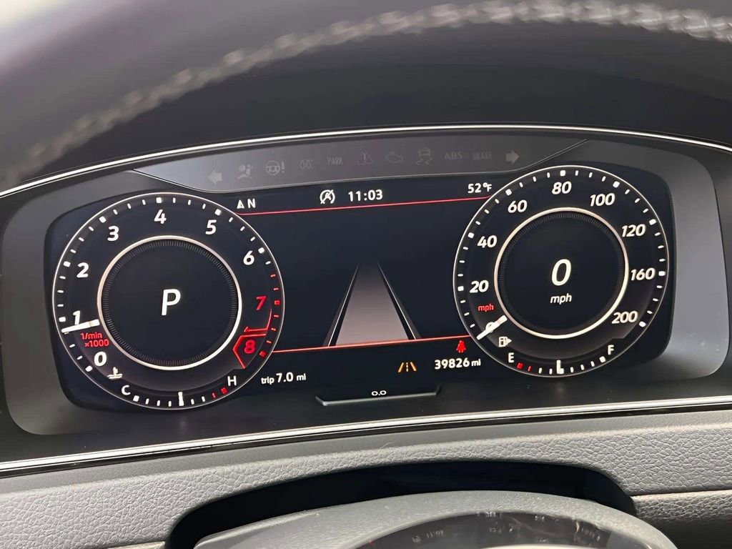 Used 2019 Volkswagen Golf R 4-Door image 9