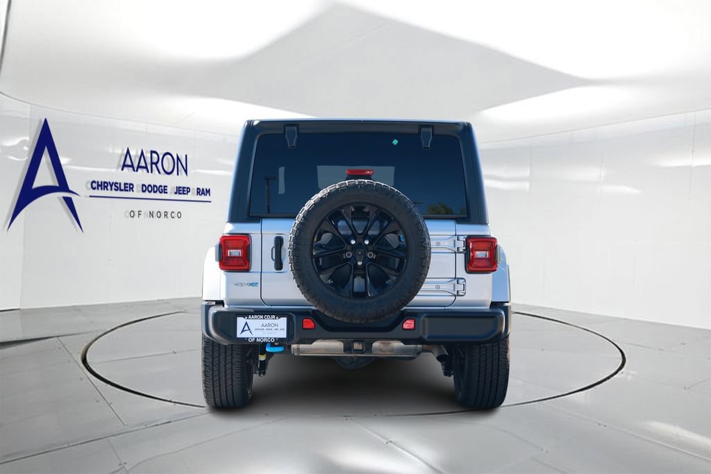 Used 2022 Jeep Wrangler Unlimited Sahara AWD/4WD image 3