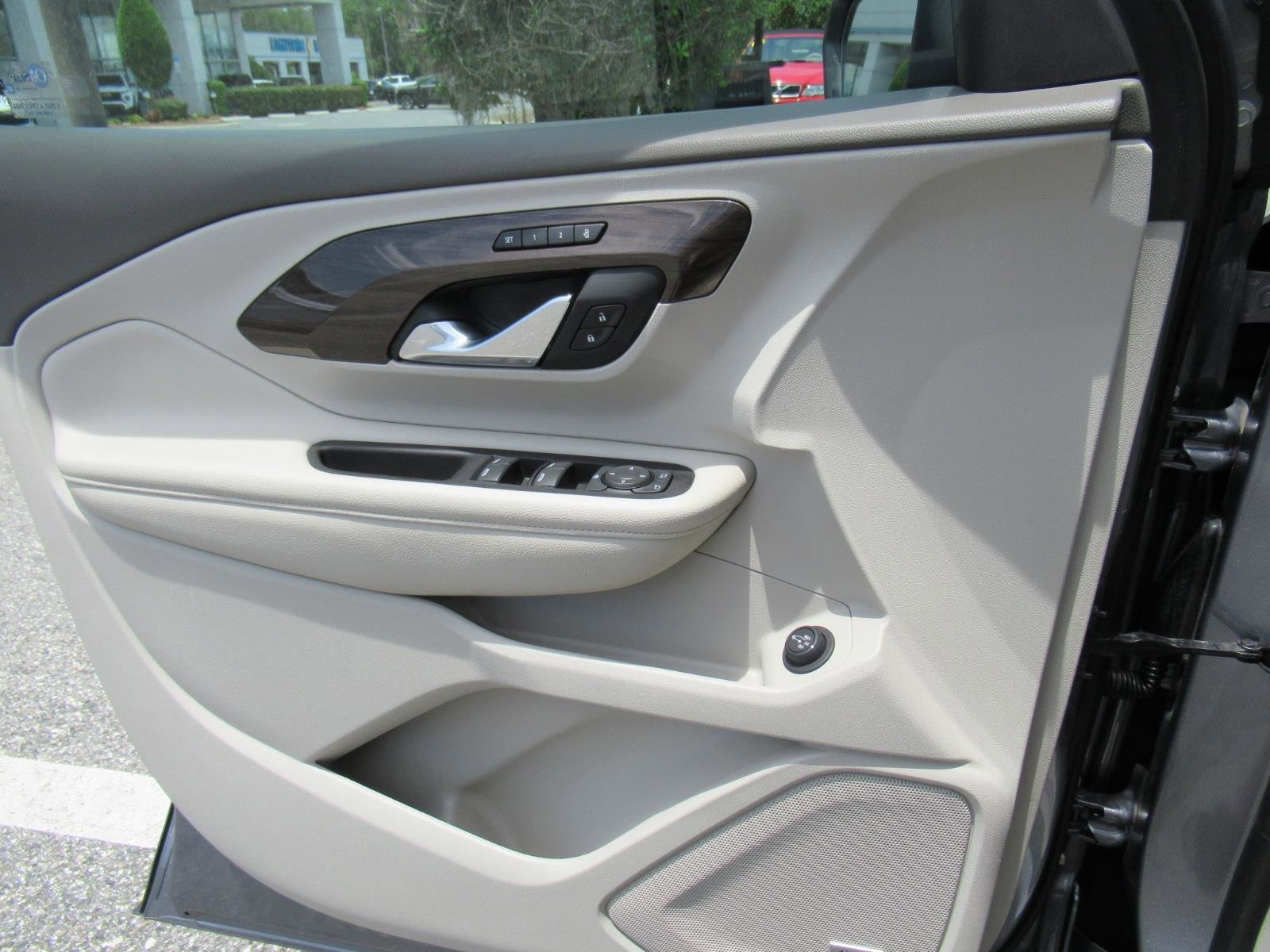 Used 2020 GMC Terrain Denali w/ Denali Premium Package FWD image 20