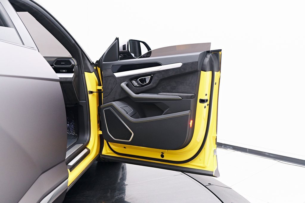 Used 2021 Lamborghini Urus image 27