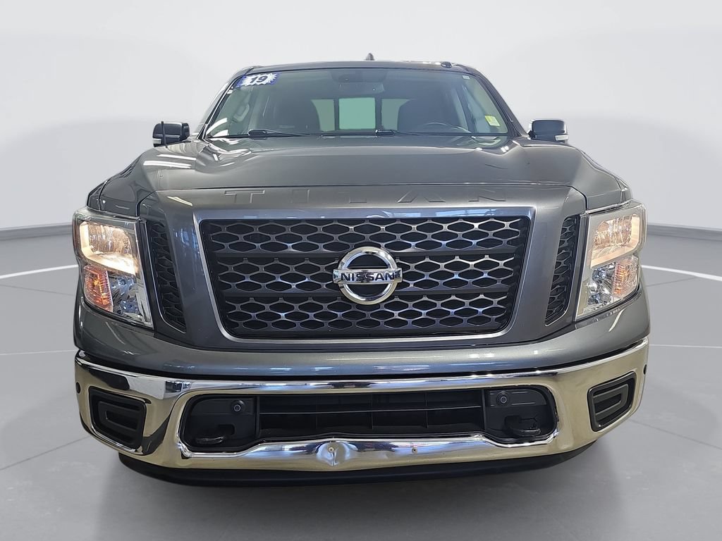 Used 2019 Nissan Titan SV w/ SV Convenience Package AWD/4WD image 10
