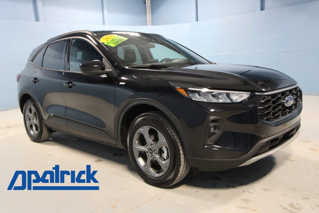 Used 2025 Ford Escape ST-Line Select AWD/4WD image 1