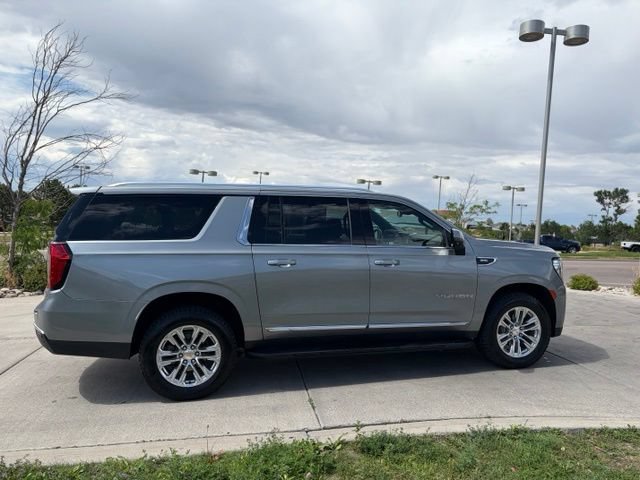 Used 2023 GMC Yukon XL SLT w/ SLT Luxury Package AWD/4WD image 12