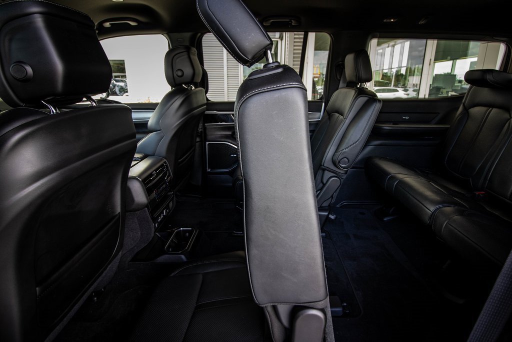 Used 2025 Jeep Wagoneer Series II image 46