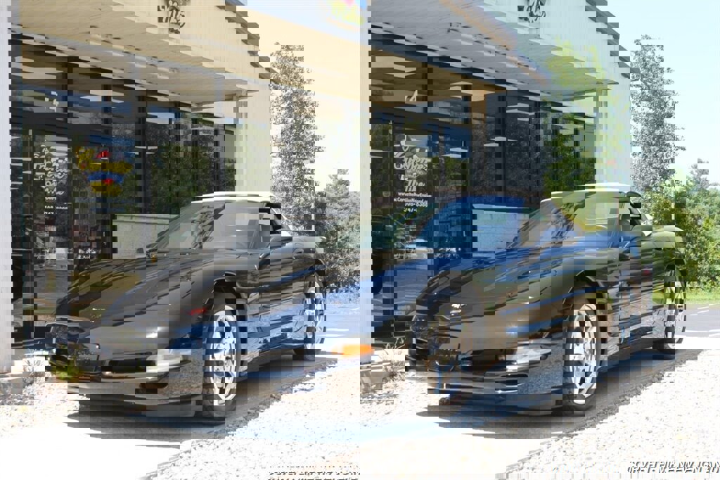 Used 2002 Chevrolet Corvette Convertible w/ Preferred Equipment Group2 image 7