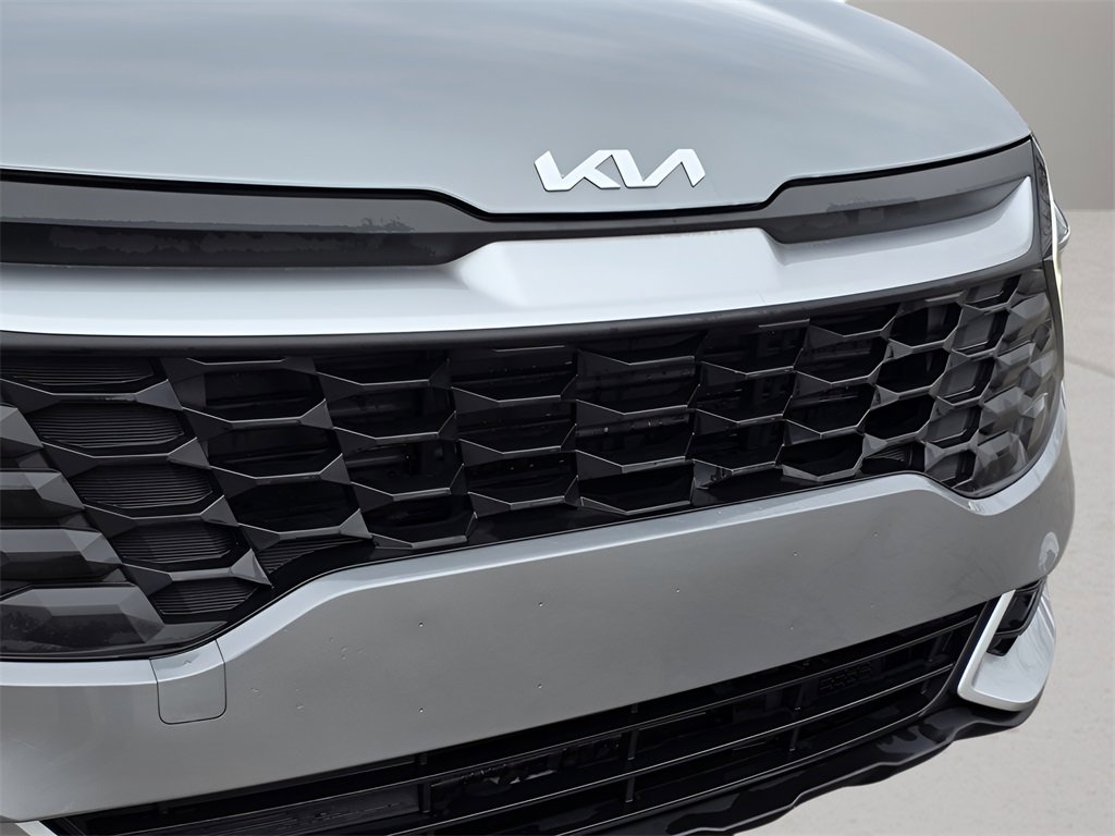 Used 2024 Kia Sportage LX image 9