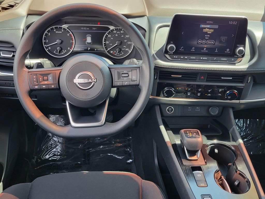 Used 2023 Nissan Rogue S image 5