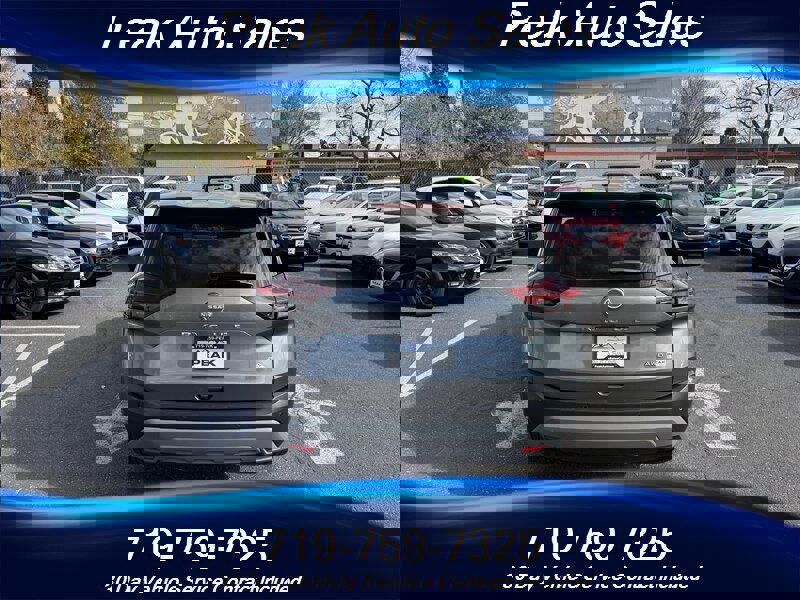 Used 2023 Nissan Rogue S image 6