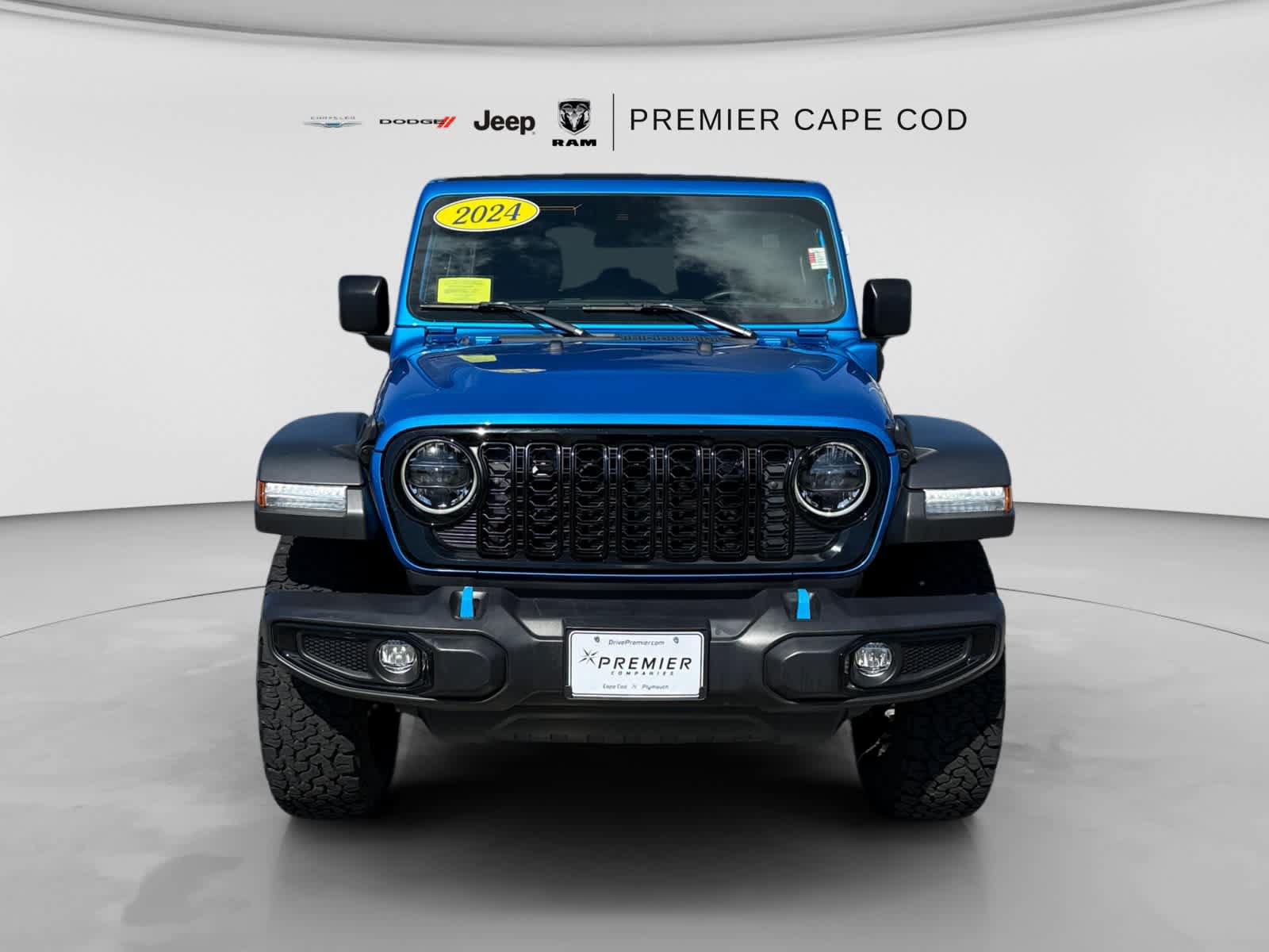 Used 2024 Jeep Wrangler Unlimited AWD/4WD image 2