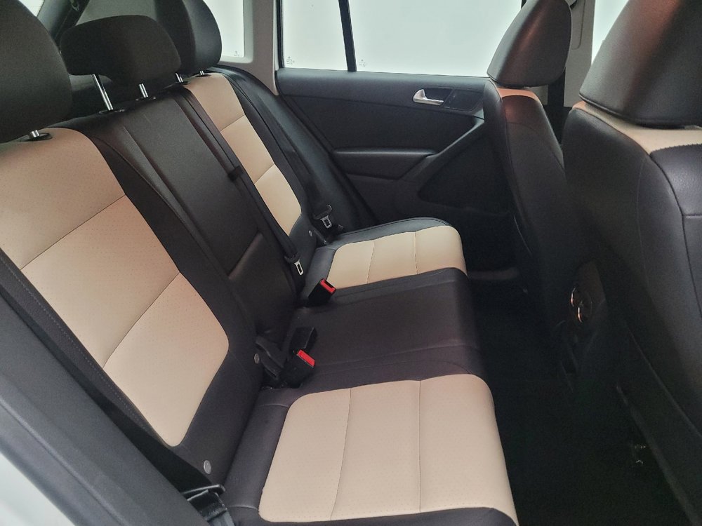 Used 2016 Volkswagen Tiguan S image 19