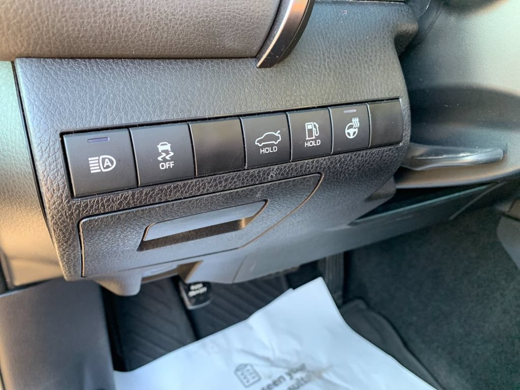 Used 2023 Toyota Camry SE w/ Cold Weather Package FWD image 31