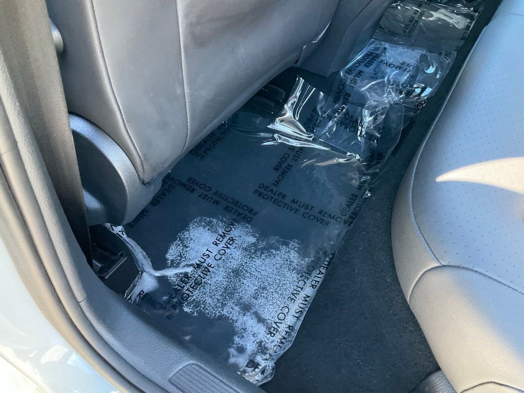 Used 2015 Volkswagen e-Golf SEL Premium image 27