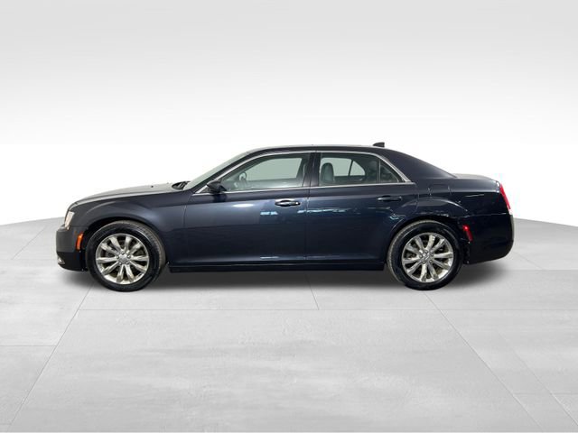 Used 2017 Chrysler 300 Limited w/ Value Package image 2