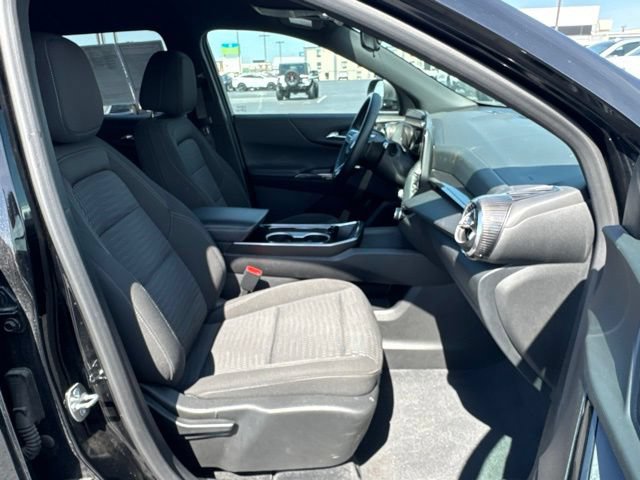 Used 2025 Chevrolet Equinox LT FWD image 18