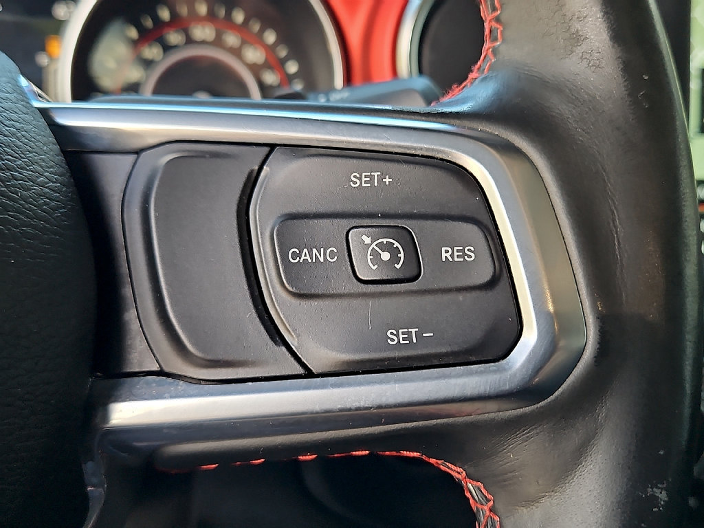Used 2020 Jeep Wrangler Unlimited Rubicon w/ Dual Top Group AWD/4WD image 24