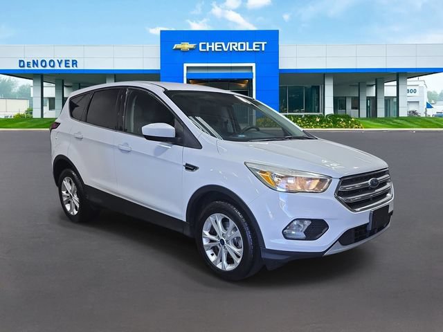 Used 2017 Ford Escape SE FWD image 5
