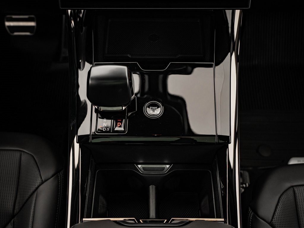 New 2026 Land Rover Range Rover Sport SV image 40