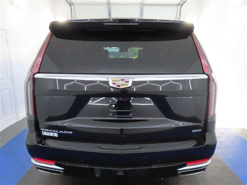 Used 2024 Cadillac Escalade ESV Luxury AWD/4WD image 11