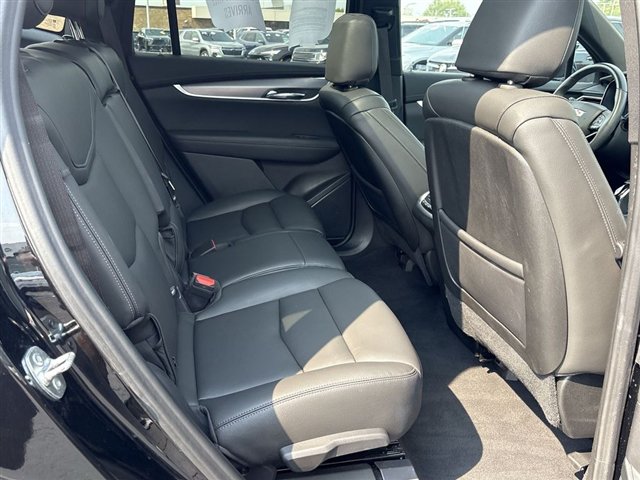 Certified 2025 Cadillac XT6 Luxury AWD/4WD image 28