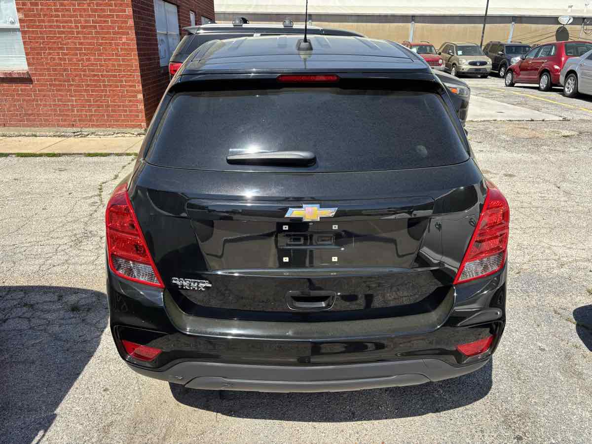 Used 2020 Chevrolet Trax LS w/ Tint and Cruise Package FWD image 5