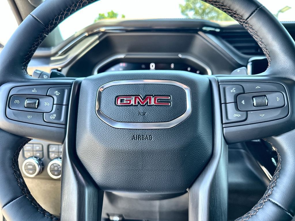 Used 2024 GMC Sierra 1500 AT4 w/ Technology Package AWD/4WD image 12