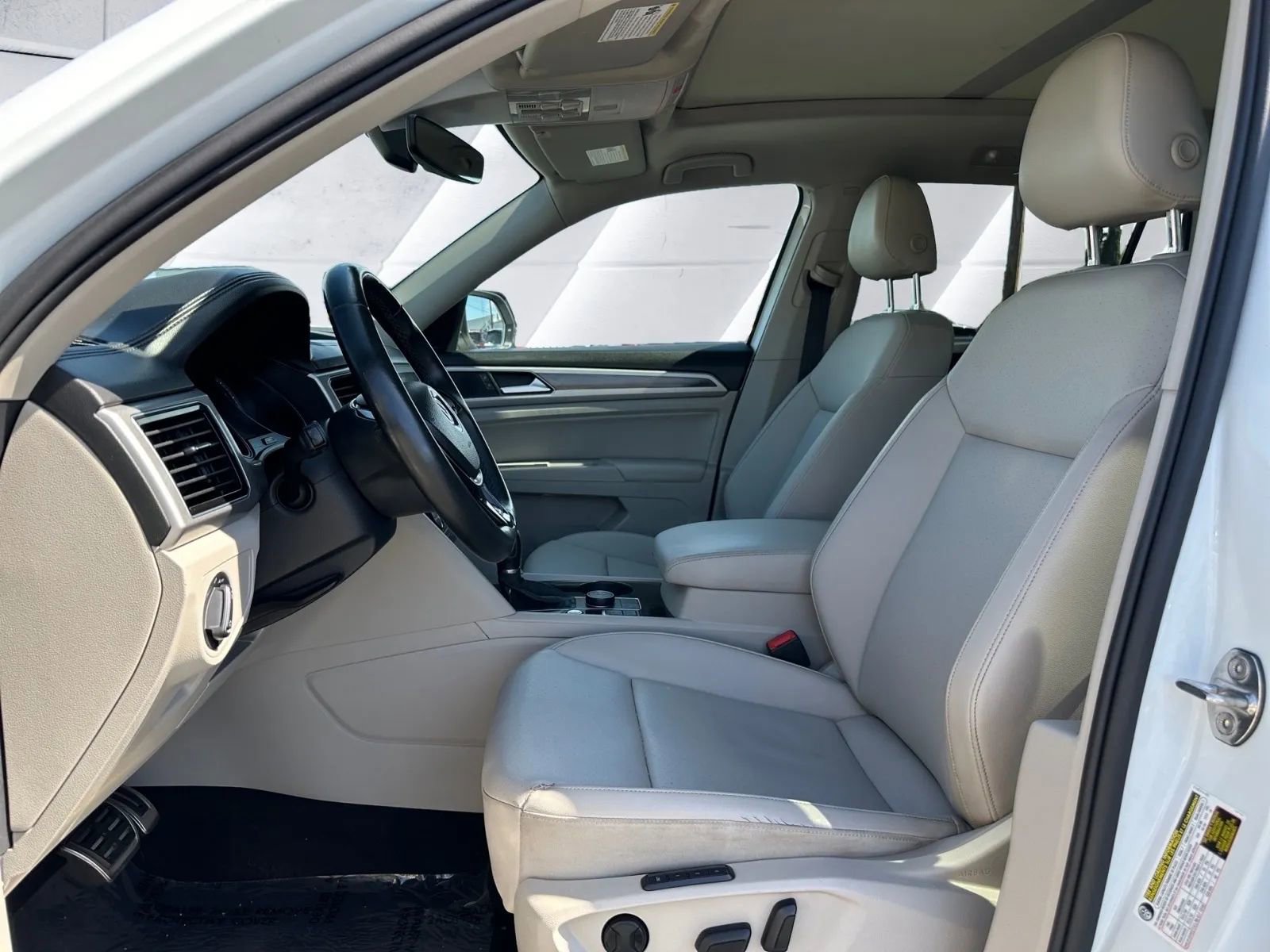 Used 2018 Volkswagen Atlas SEL w/ R-Line Package image 9